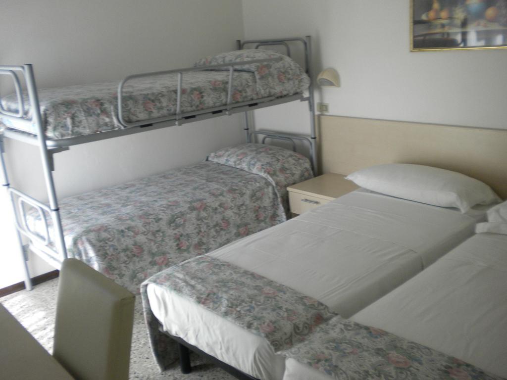 Hotel Nives Rimini Room photo